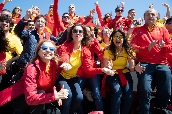 PM: DHL Express zum vierten Mal in Folge unter den Top drei der weltbesten Arbeitgeber / PR: DHL Express voted among the top three World