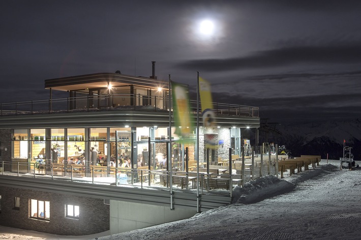 Mondsüchtig in der Zillertal Arena: Perfekte Pisten und romantische Stimmung bei Moonlight Skiing & Dinner - BILD