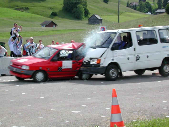 Crashtests 2015 / Kleintransporter - Risiken mitgeliefert