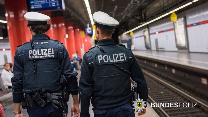 Bundespolizeidirektion München: Person im Gleis