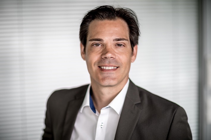 Marco Mierke (42), Leiter des englischsprachigen dpa-Weltnachrichtendienstes, übernimmt zum 1. Oktober 2018 die neu geschaffene Position Redaktionsleiter Digital bei der dpa-infocom GmbH in Berlin. Weiterer Text über ots und www.presseportal.de/nr/8218 / Die Verwendung dieses Bildes ist für redaktionelle Zwecke honorarfrei. Veröffentlichung bitte unter Quellenangabe: "obs/dpa Deutsche Presse-Agentur GmbH/Michael Kappeler/dpa"