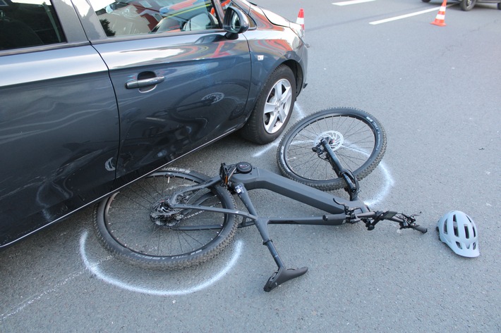 POL-HA: Radfahrerin bei Zusammenstoß mit Auto schwer verletzt