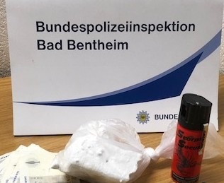 BPOL-BadBentheim: Kokain für rund 11.000,- Euro geschmuggelt / Drogenkuriere in Haft