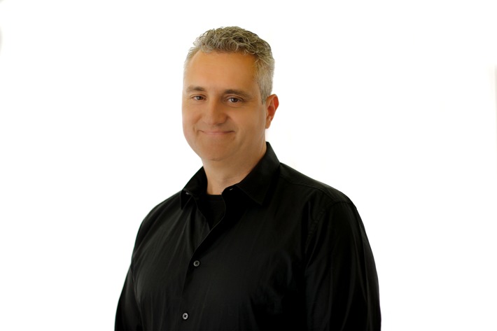 Grosse Ehre für Schweizer Therapeuten in den USA: Schnarch- und Schlafapnoe Forscher Alex Suarez erhält Ig-Nobelpreis