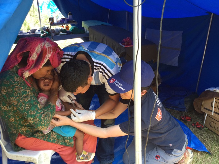 Nepal: Weitere Tote und Verletzte zu erwarten / 
Malteser richten Feld-Krankenhaus in Erdbebenregion ein