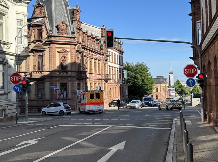 POL-PDPS: Verkehrsunfall mit verletzter Person - Polizei sucht Zeugen
