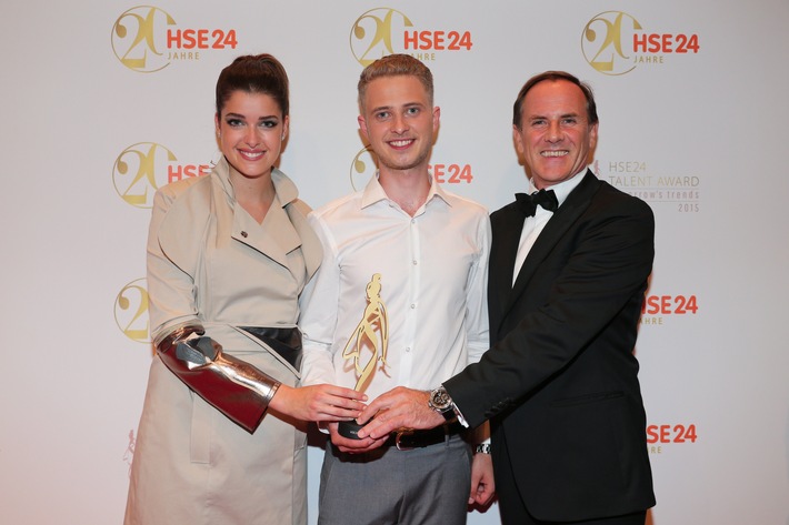HSE24 feiert glamouröse Jubiläumsgala mit Staraufgebot - Nachwuchsdesigner Lars Harre gewinnt HSE24 Talent Award