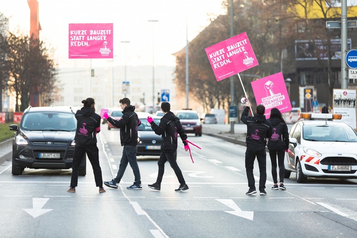 Revolution Eigenheim: Guerilla-Proteste für mehr "bezahlbaren Wohnraum"