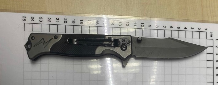 BPOL NRW: Bundespolizei beschlagnahmt Einhandmesser am Duisburger Hauptbahnhof