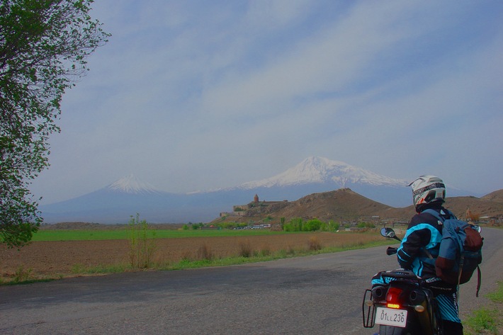 2.800 Jahre Jerewan: Armenien jetzt mit dem Motorrad erlebbar / Armeniens Hauptstadt feiert 2018 Jubiläum - Simply Ride-Motobike bietet im September dazu drei Motorradreisen an