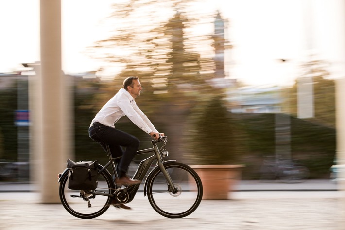 E-Mobilität: Steuerentlastung für Diensträder - Neuregelung für Mehrzahl der Nutzer nicht relevant - JobRad fordert Nachbesserung (FOTO)