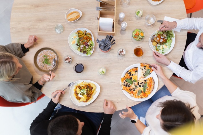 Compass-Studie „Global Eating at Work 2025“: Pausenkultur in Deutschland unter Druck