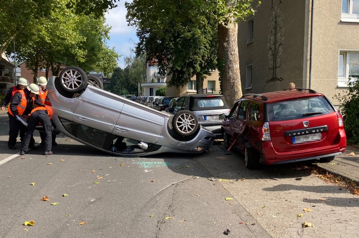 POL-ME: Hoher Sachschaden nach Verkehrsunfall - Erkrath - 2409060