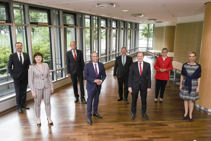 Fusionsvertrag zwischen Provinzial Rheinland und Provinzial NordWest unterzeichnet