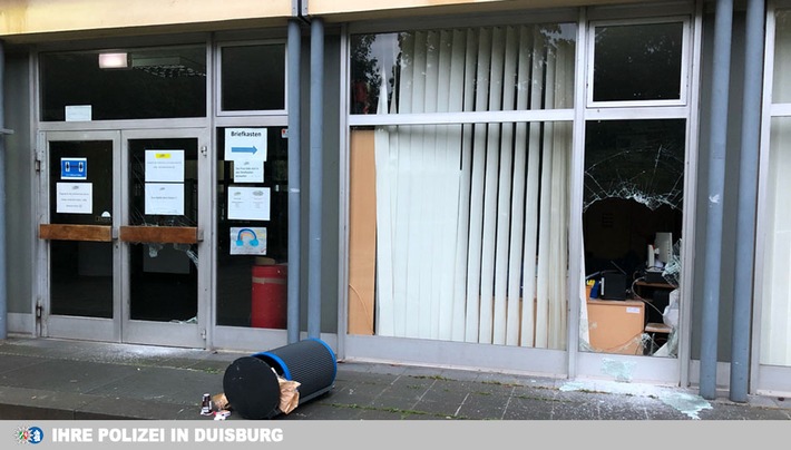 POL-DU: Rheinhausen: Einbruch in eine Schule - Zeugen gesucht