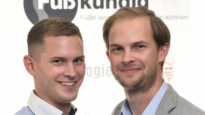 Frederic Schulmeister und Marlon Schulmeister sind die Geschäftsführer von Fußkundig / Weiterer Text über ots und www.presseportal.de/nr/173905 / Die Verwendung dieses Bildes für redaktionelle Zwecke ist unter Beachtung aller mitgeteilten Nutzungsbedingungen zulässig und dann auch honorarfrei. Veröffentlichung ausschließlich mit Bildrechte-Hinweis. Frederic Schulmeister und Marlon Schulmeister sind die Geschäftsführer von Fußkundig / Weiterer Text über ots und www.presseportal.de/nr/173905 / Die Verwendung dieses Bildes für redaktionelle Zwecke ist unter Beachtung aller mitgeteilten Nutzungsbedingungen zulässig und dann auch honorarfrei. Veröffentlichung ausschließlich mit Bildrechte-Hinweis.
