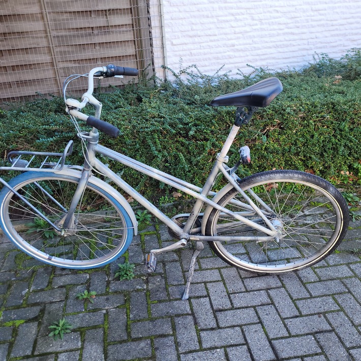 POL-EL: Haselünne - Eigentümer/in von auffälligem Fahrrad gesucht