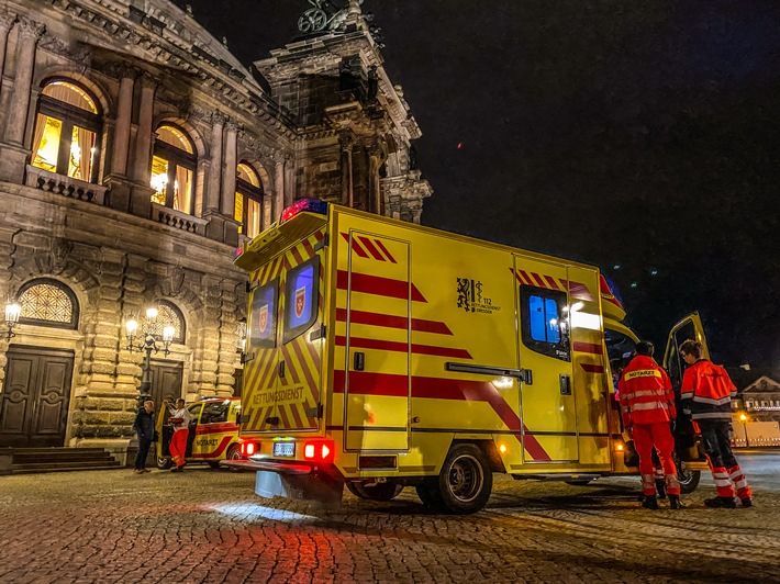 FW Dresden: Einsatz in der Semperoper aufgrund von gesundheitlichen Beschwerden mehrerer Personen