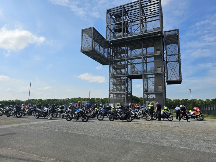 POL-DN: PoliTour Eifel 2023 - Die Biker-Ausfahrt mit der Polizei Düren