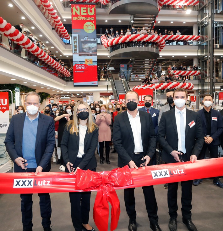 XXXL-Ansturm in Heidelberg: XXXLutz eröffnet sein neues Möbelhaus mit Bestmarken