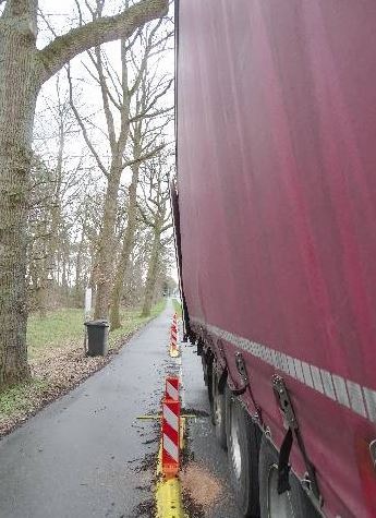 POL-NI: Langendamm - Sattelzug in Schieflage mit erheblichen Mängeln