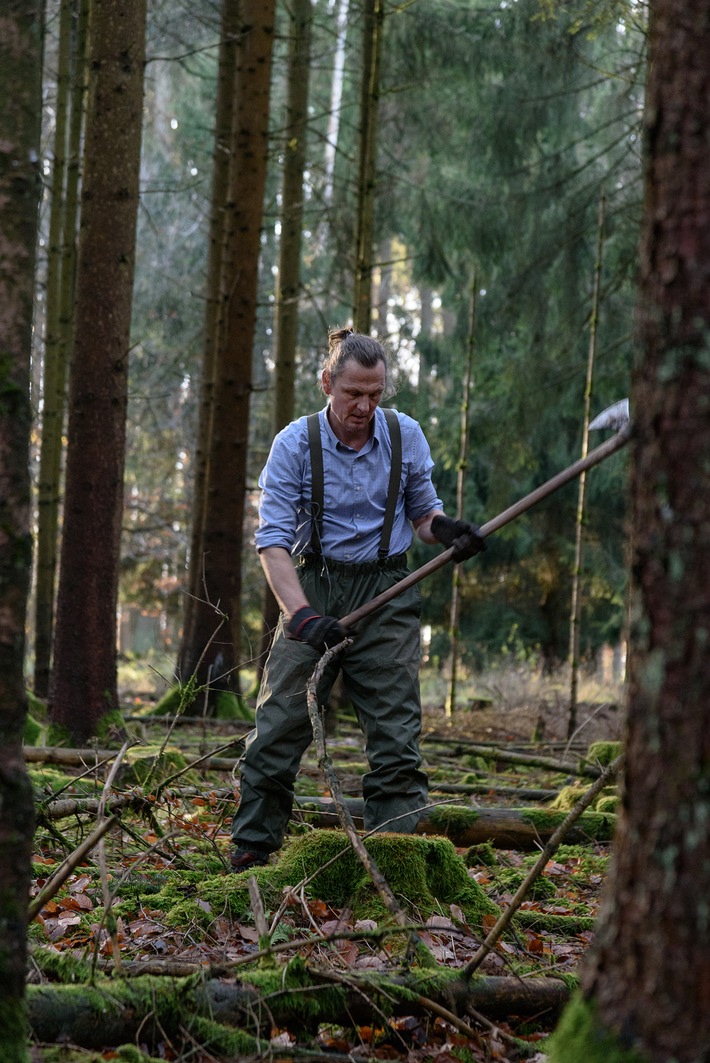 PRESSEMITTEILUNG: Fast 20 Freiwillige im Einsatz für einen naturnahen Wald: Das Bergwaldprojekt im Spessart