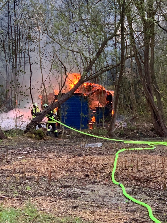 POL-WHV: Brand in Wilhelmshaven - Polizei sucht Zeugen (mit Bild)