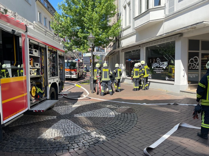 FW Dinslaken: Kellerbrand in der Altstadt