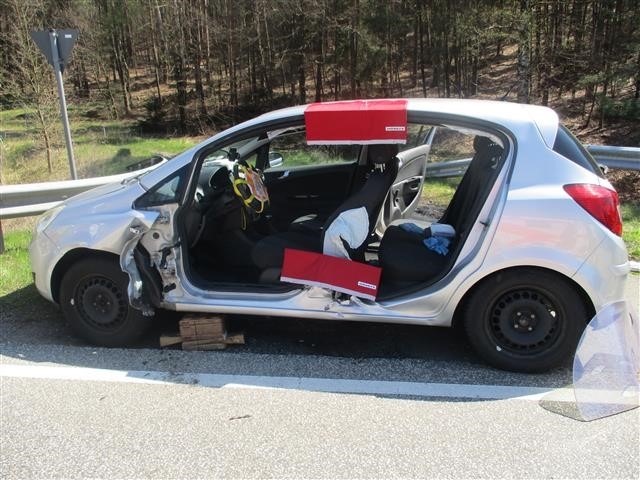 POL-PDKL: Schwerer Verkehrsunfall am Stoppschild