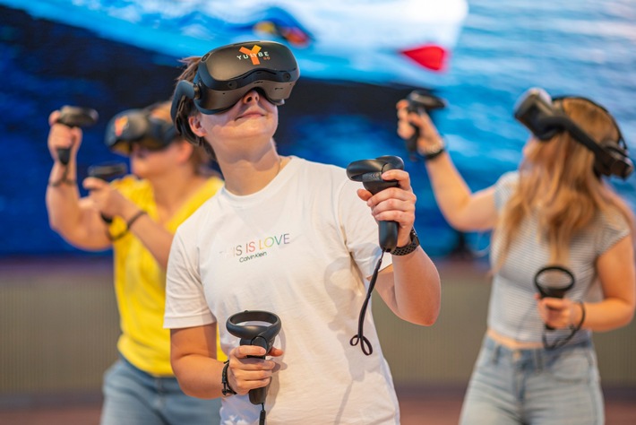 AIDA Pressemeldung: Neue Attraktion: Virtual Reality jetzt auf AIDAcosma // AIDA Cruises holt in Kooperation mit dem Europa-Park YULLBE GO an Bord