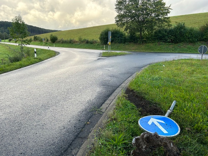 POL-PDWIL: Verkehrsunfallflucht bei Dohm-Lammersdorf - Zeugenaufruf