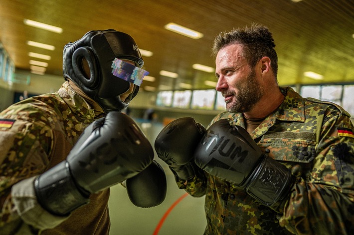 "Otto beim KSK"- Kabel Eins und Joyn zeigen Otto Bulletproof auf seiner härtesten Mission