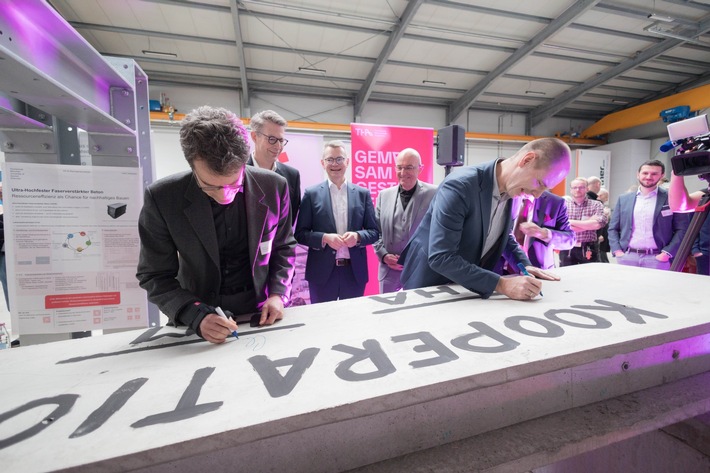 THA und Hochschule München unterzeichnen Kooperation