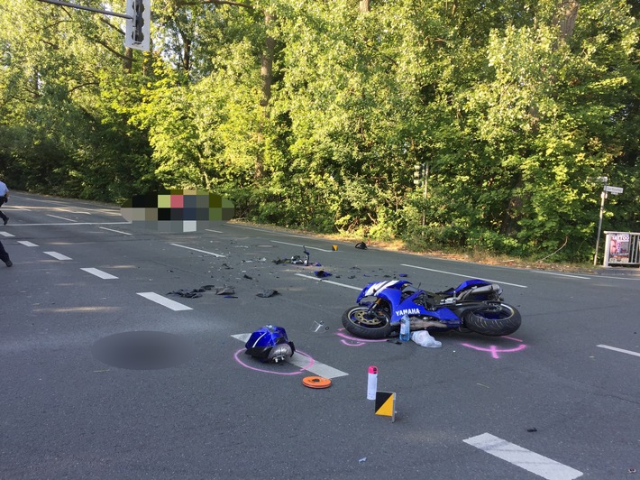 POL-MS: Beim Abbiegen Motorradfahrer die Vorfahrt genommen - 40-Jähriger schwer verletzt