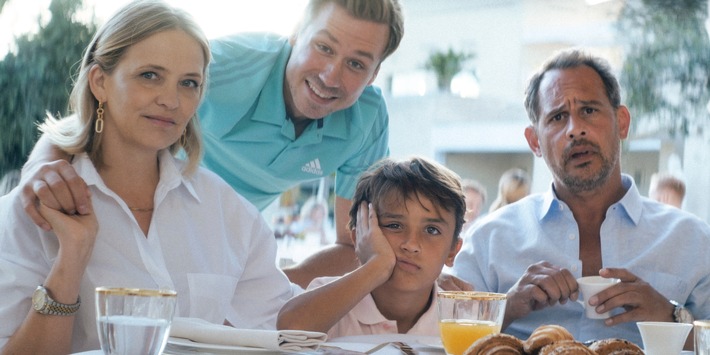 FIFTY FIFTY / EINE ERZIEHUNGSKOMÖDIE (FOTO)