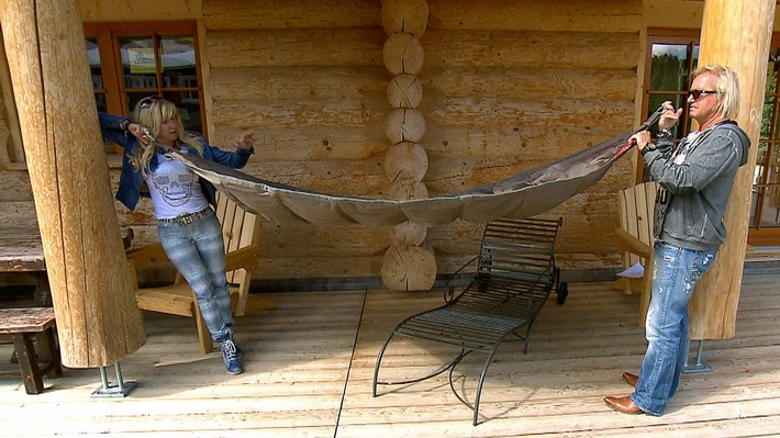 "Die Geissens - Rodelspaß vorm Alpenchalet"