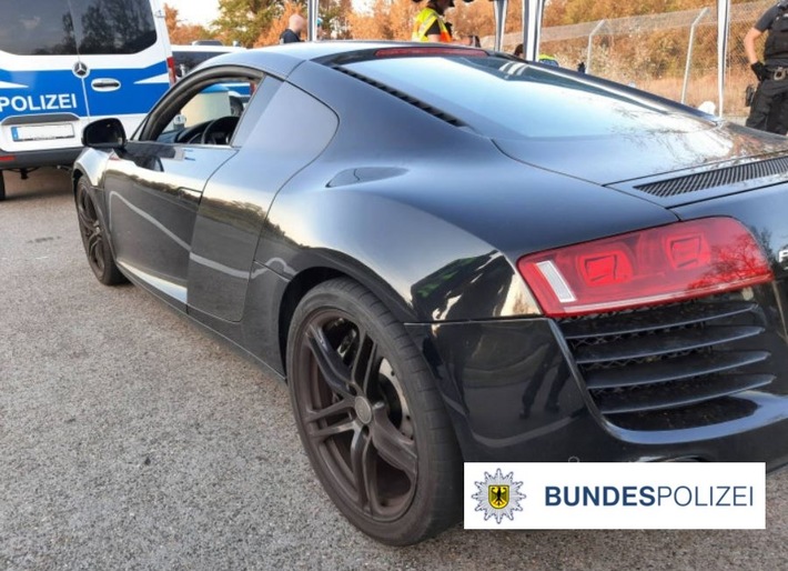 BPOLI-WEIL: Bundespolizei Weil am Rhein stellt europaweit gesuchten Sportwagen sicher