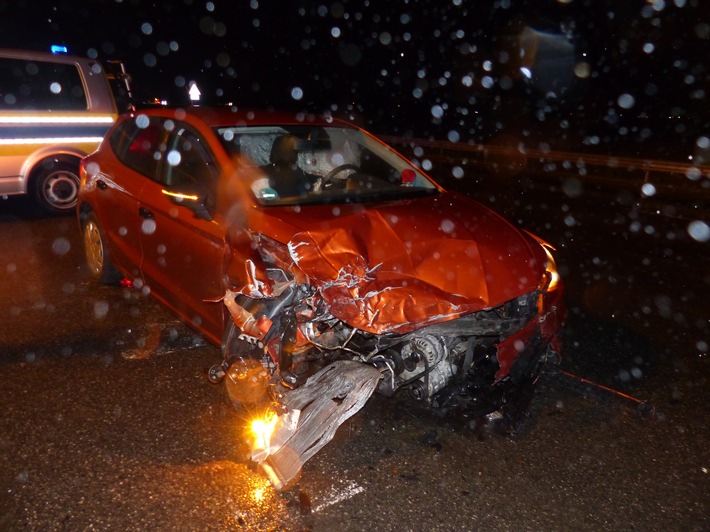 POL-CUX: Zwei Verletzte nach Verkehrsunfall auf der Bundesstraße 73 (Lichtbild in der Anlage)