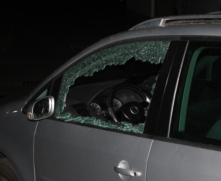 POL-MI: Weitere Diebstähle aus Autos beschäftigen Polizei