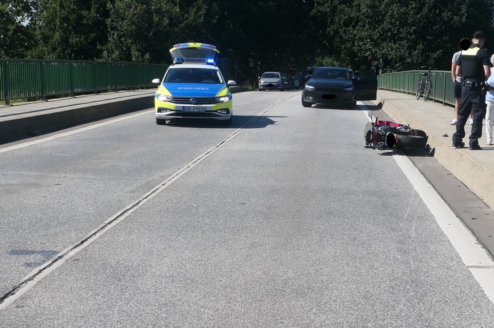 POL-CUX: Motorradfahrer bei Unfall auf der Oste-Brücke der B73 schwer verletzt (Lichtbild in der Anlage)