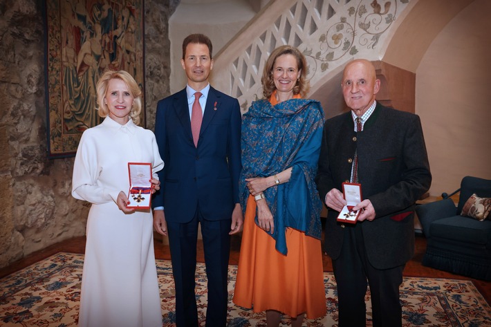 Ordensverleihung auf Schloss Vaduz