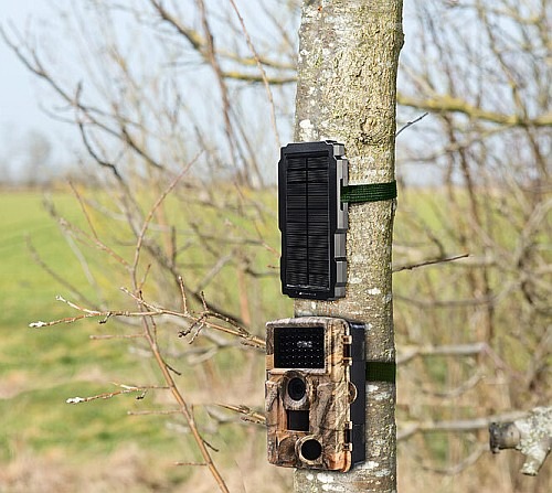 Per Solarstrom Wild- & Outdoor-Kameras betreiben: VisorTech Akku-Solarpanel PB-68.solar für Wild- und Outdoor-Kameras, 6 & 12 Volt, 5.000 mAh
