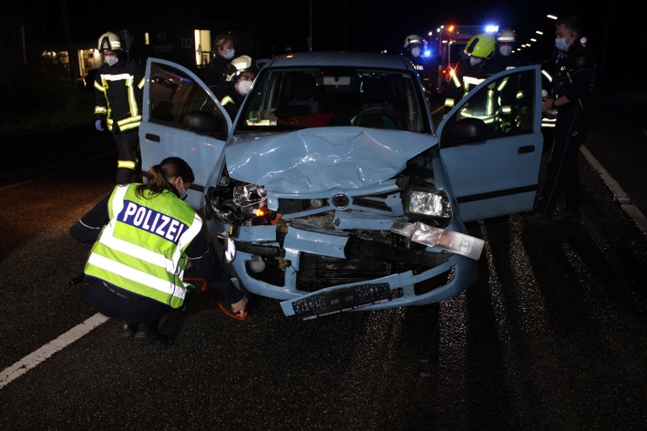 POL-RBK: Leichlingen - Verkehrsunfall mit zwei Schwerverletzten