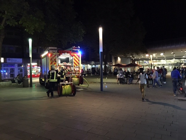 FW-GE: 2 Brände in Gelsenkirchen - Feuerwehr erlebt unruhige Nacht