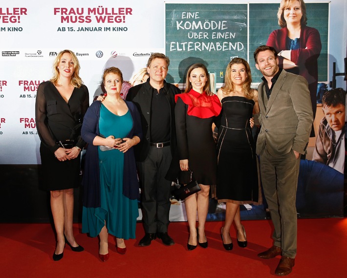 Sönke Wortmanns neue Komödie FRAU MÜLLER MUSS WEG feiert Premiere in Köln