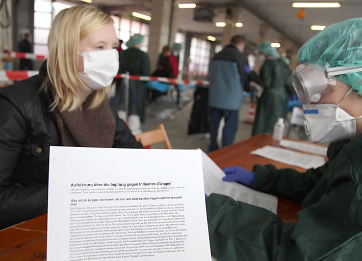FW-E: Praktische Übung für den Pandemiefall, Ausbildung von Medizinstudenten zu Impfhelfern erfolgreich beendet