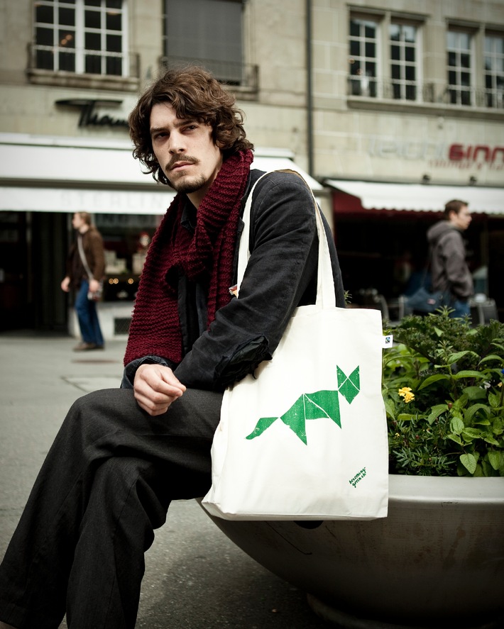 Designerbag statt Plastiktüten - Grüner werden im Alltag mit der richtigen Einkaufstasche