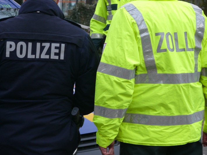 HZA-RO: Gemeinsame Kontrolle FKS-Zoll und Grenzpolizei führte zu zwei Festnahmen