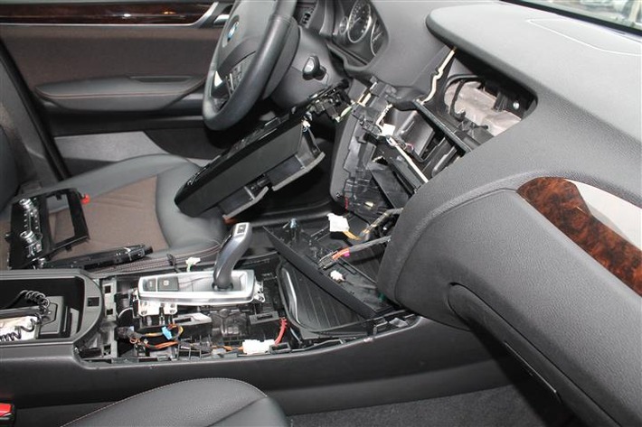 POL-PPKO: Autos aufgebrochen - Täter haben es auf BMW-Ausstattungen abgesehen