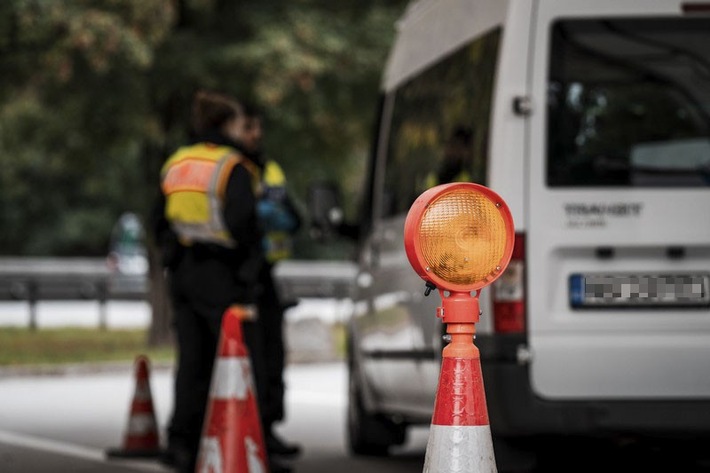 Bundespolizeidirektion München: Inder mit vier gefälschten Führerscheinen unterwegs/ Bundespolizei verhängt vierjährige Wiedereinreisesperre